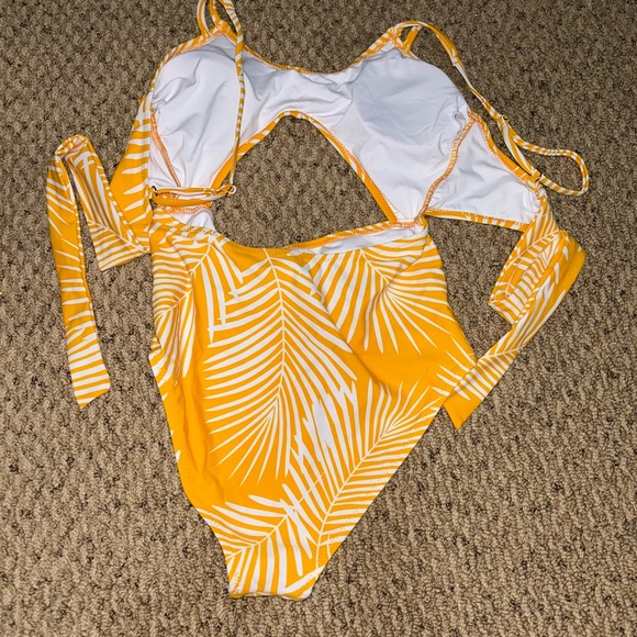 tropical one piece cut out - Picture 2 of 2
